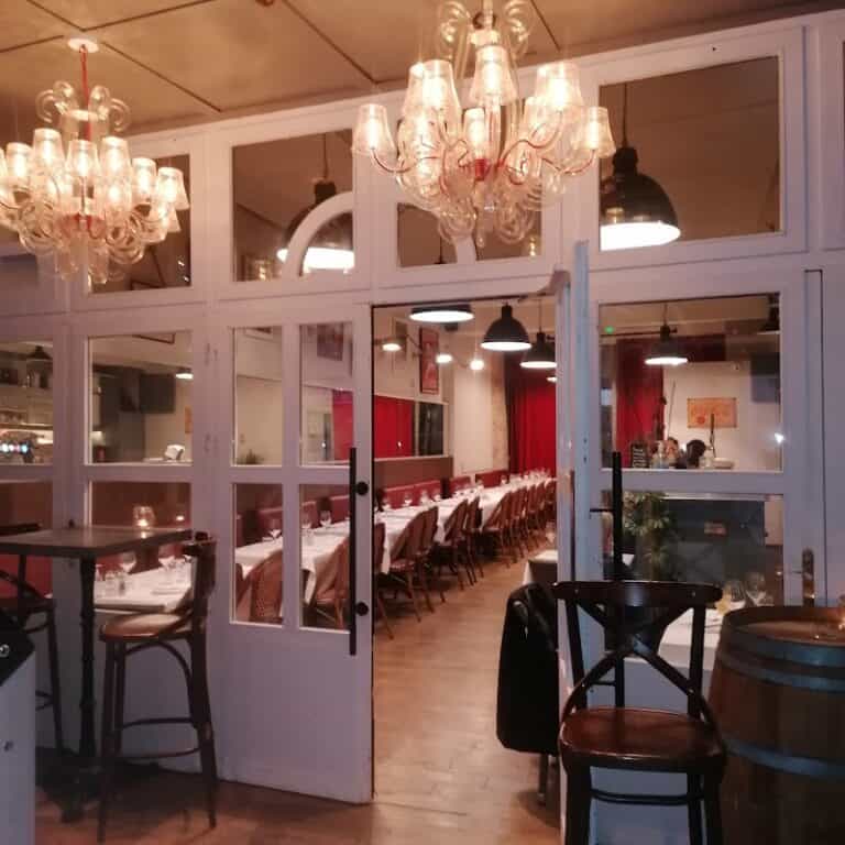 Restaurant Le Saint-Pierre à Moissac, France — photo 1