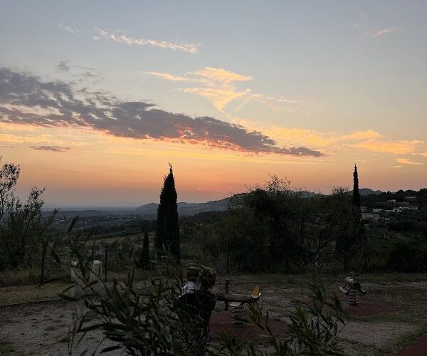 Le Saint Romain, bar, restaurant et gite d’étapes à Crillon-le-Brave, France