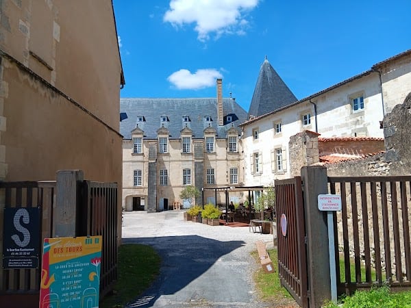 Restaurant Le Scorlion à Saint-Jean-d'Angély, France