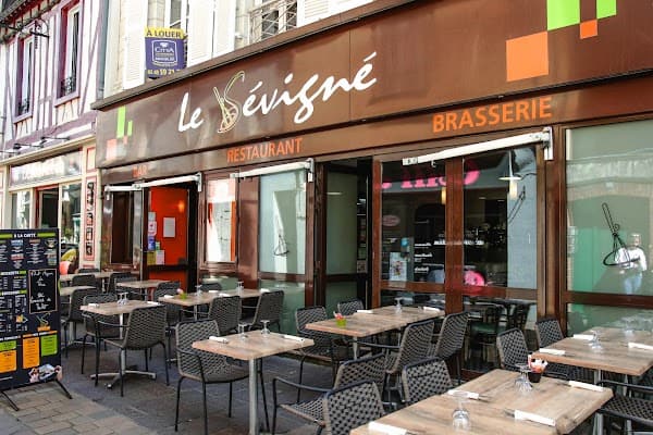 Restaurant Le Sevigné à Laval, France