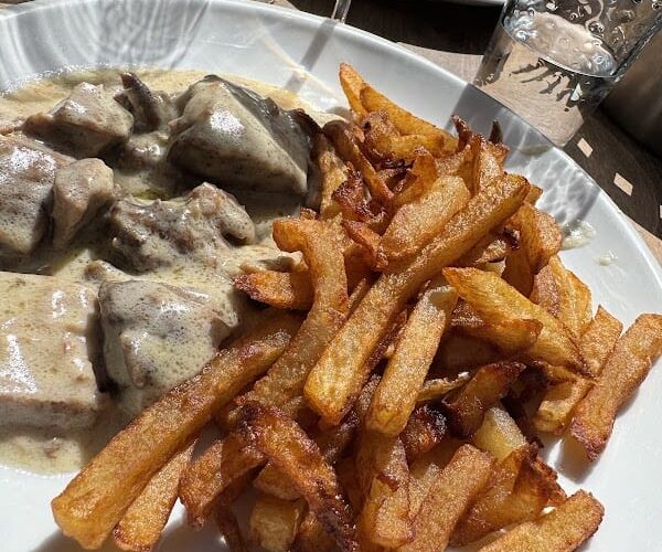 Restaurant Le Sevigné à Laval, France