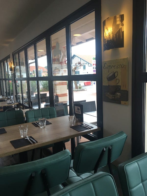 Restaurant Le Shamrock à Mimizan, France