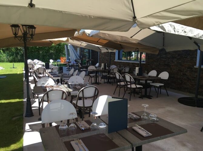 Le spot Restaurant à Tigery, France