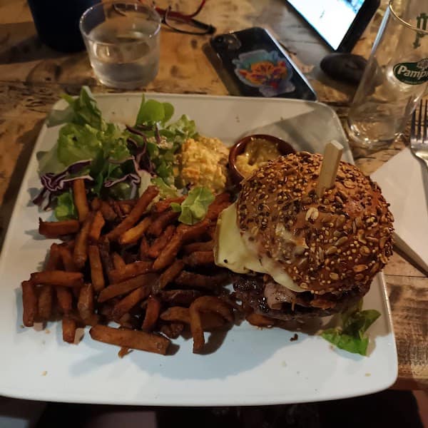 Le Welcome Pub & Restaurant à Saint-Cyprien, France