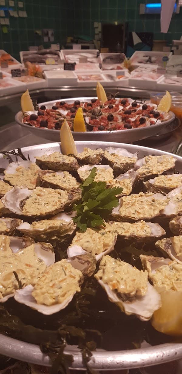 L’Eau à la Bouche Restaurant et poissonnerie du marché à Salon-de-Provence, France