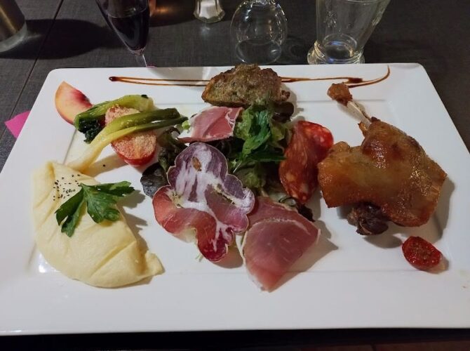 Restaurant L’endroit à Decazeville, France