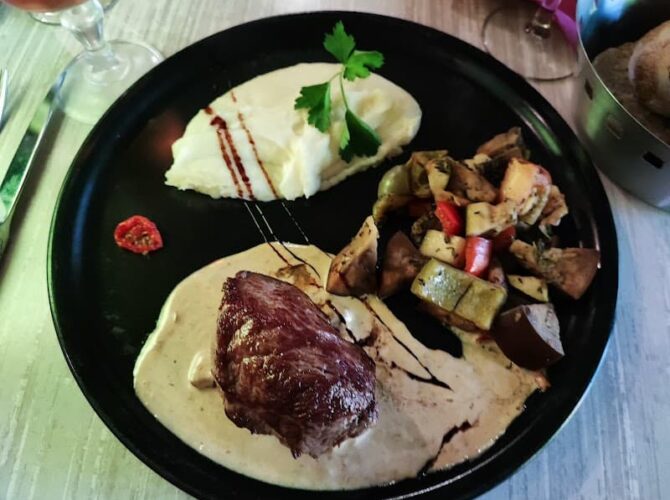 Restaurant L’endroit à Decazeville, France