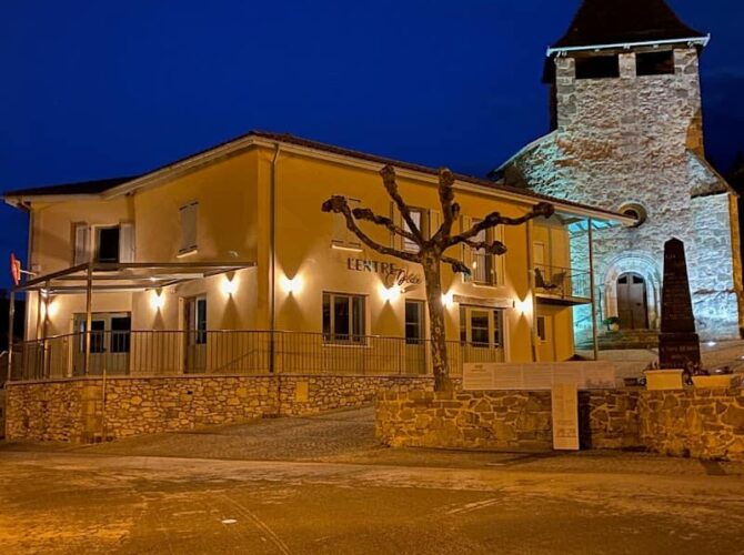 Restaurant L’Entre Deux à Saint-Santin-de-Maurs, France