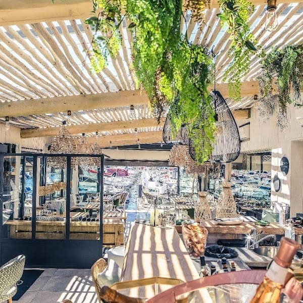 Restaurant LES 2 SOEURS à Saint-Cyr-sur-Mer, France