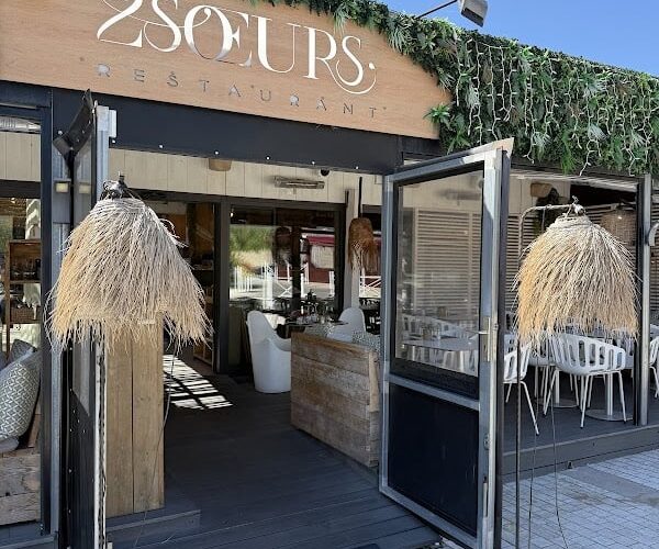 Restaurant LES 2 SOEURS à Saint-Cyr-sur-Mer, France