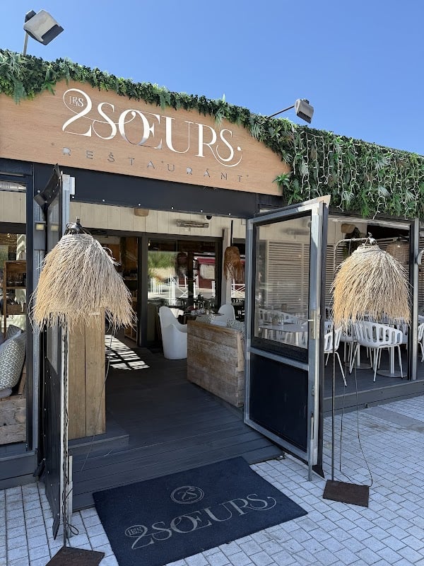Restaurant LES 2 SOEURS à Saint-Cyr-sur-Mer, France