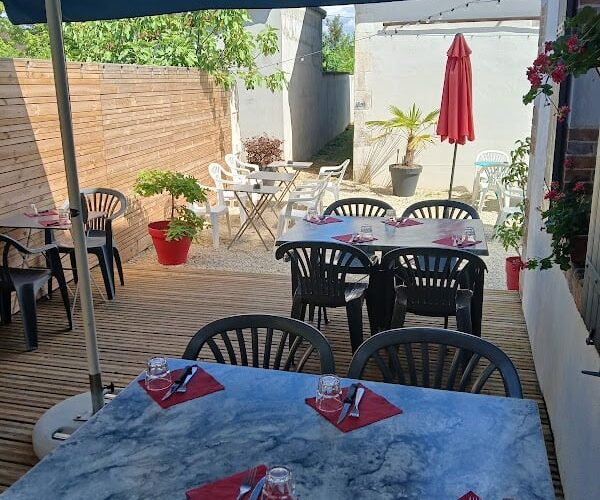 Les 3 Cailloux pub/restaurant à Gurgy, France