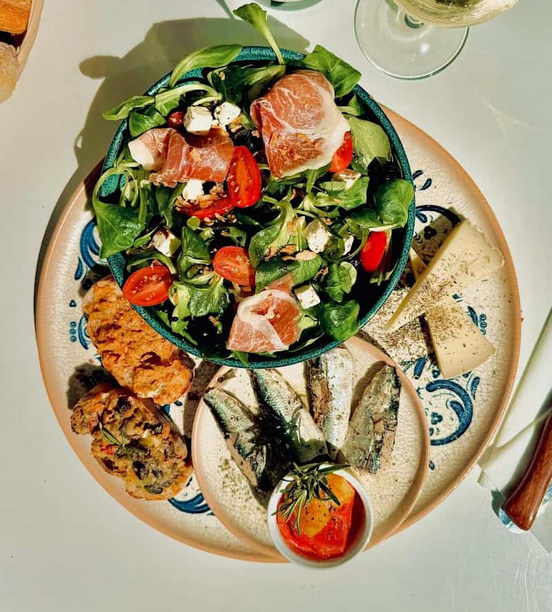 Restaurant Les Arcades – Table Fromagère | Courthézon à Courthézon, France