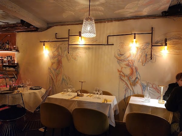 Restaurant Les Baux de Paris à Paris, France