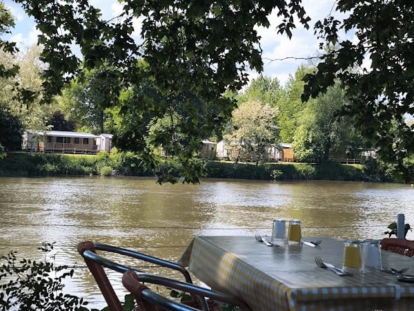 Restaurant Les Berges de l’Aviron à Vichy, France