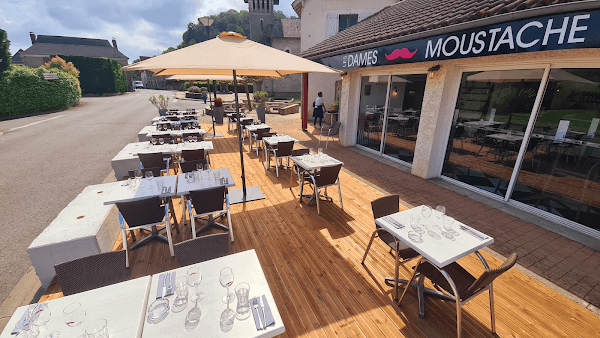 Restaurant Les Dames Moustache Laroin à Laroin, France