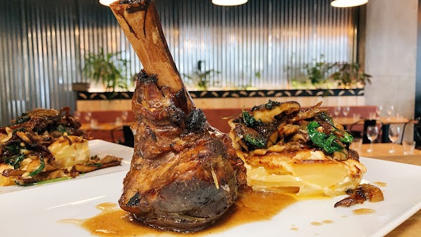 Restaurant Les Dames Moustache Laroin à Laroin, France