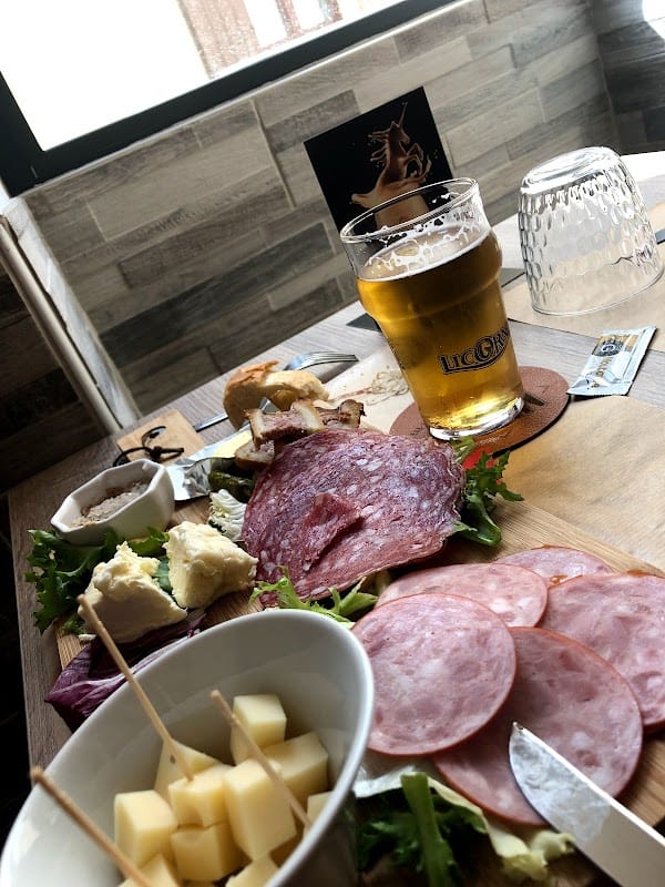 Restaurant LES GARS DU COIN à Charny Orée de Puisaye, France