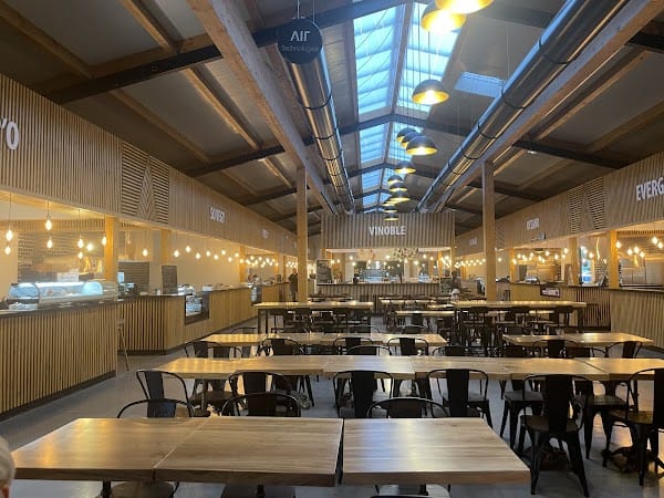Restaurant Les Halles Bô-Marché à Lons, France