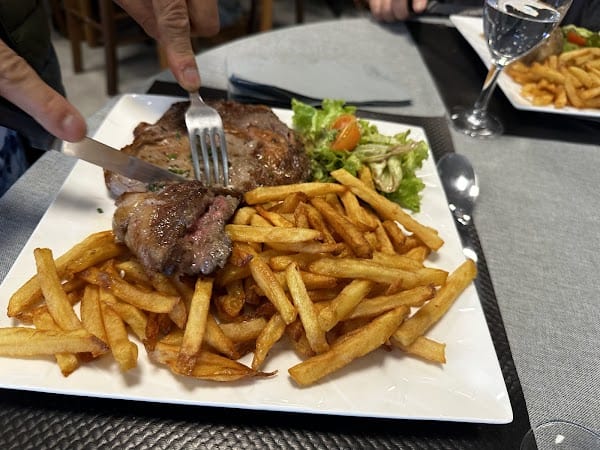 les Marronniers Pmu Bar Restaurant à Rolampont, France