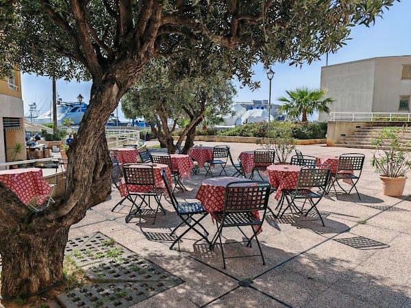 Restaurant Les Oliviers à Cap-d'Ail, France