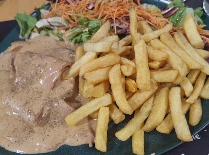 Restaurant Les Petites Casseroles à Saint-Folquin, France