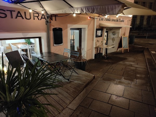 Restaurant Les Pieds Sous La Table à Quimperlé, France
