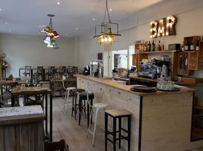 Restaurant Les Soeurs Pinard à Lisieux, France