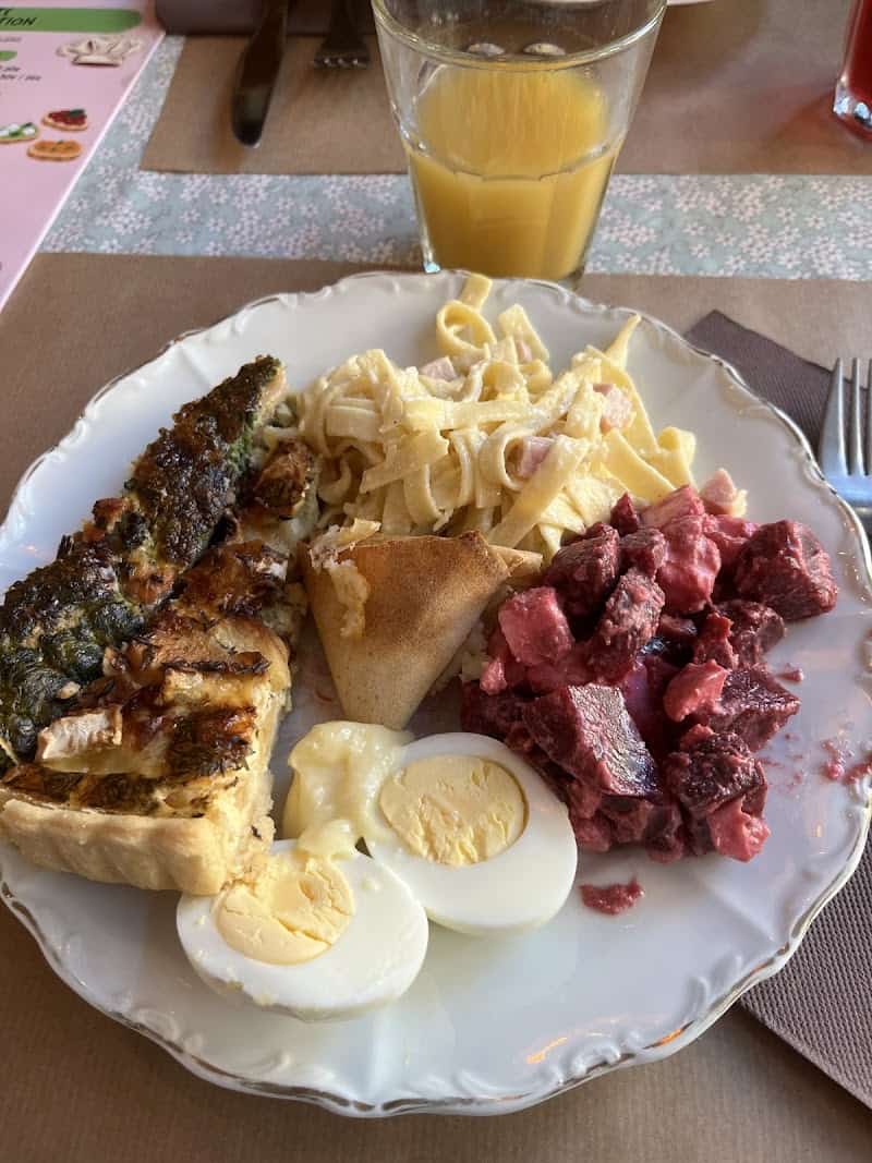 Restaurant Les Soeurs Pinard à Lisieux, France