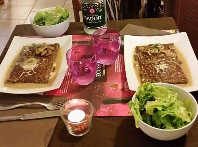 Restaurant Les Trois Bolées Crêperie saladerie à Lisieux, France