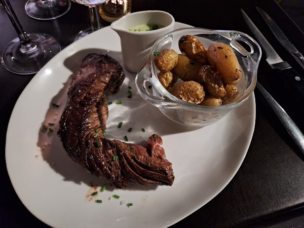 Restaurant Les Trois Petits à Boulogne-Billancourt, France