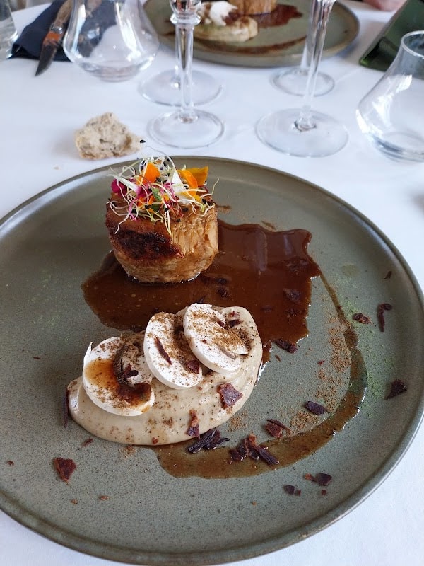 Les Vignes Rouges – Restaurant à Hérouville-en-Vexin, France