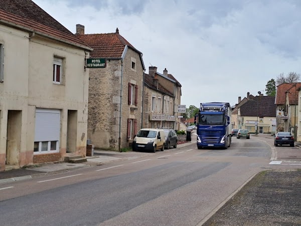 Restaurant L’Escale à Longeau-Percey, France