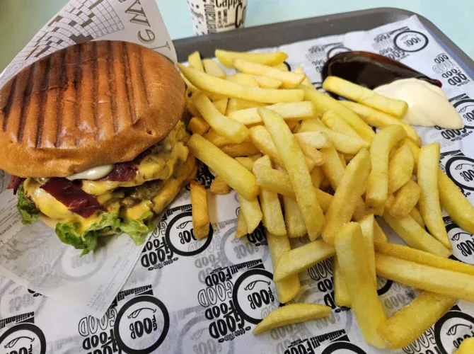 Restaurant L’Étoile de Saint-Exupéry à Mantes-la-Jolie, France