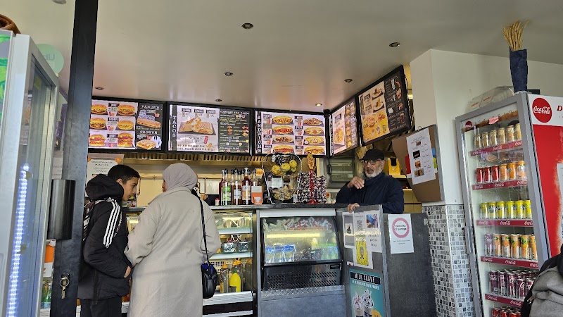 Restaurant L’Étoile de Saint-Exupéry à Mantes-la-Jolie, France