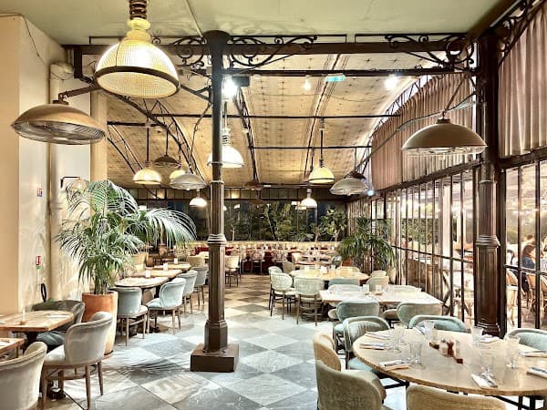 Restaurant L’île à Issy-les-Moulineaux, France