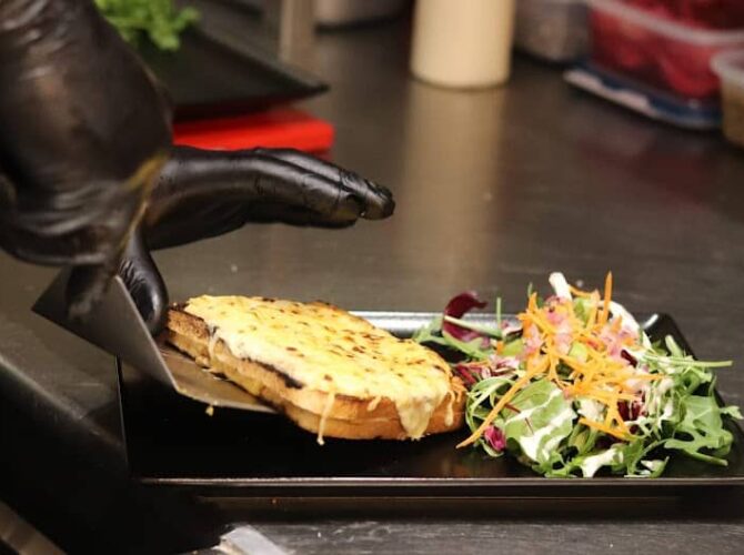 Restaurant L’Imprévu à La Londe-les-Maures, France