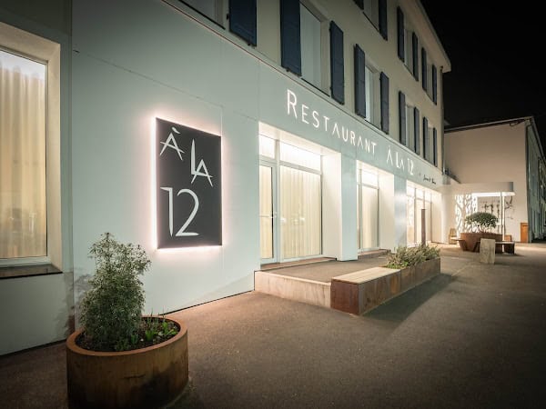 Restaurant Logis Hôtel À la 12 à Delme, France