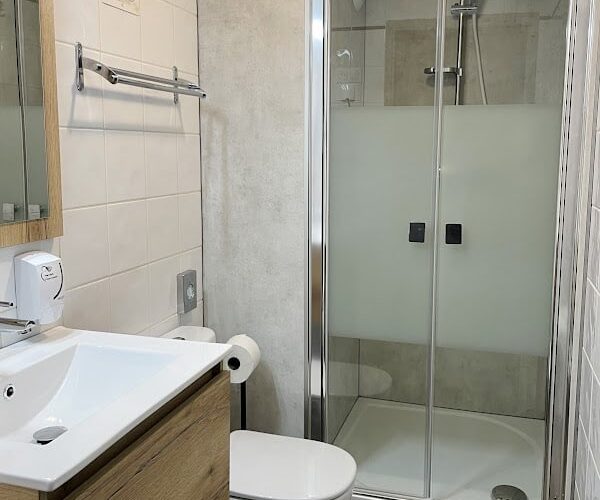 Restaurant Logis Hôtel À la 12 à Delme, France