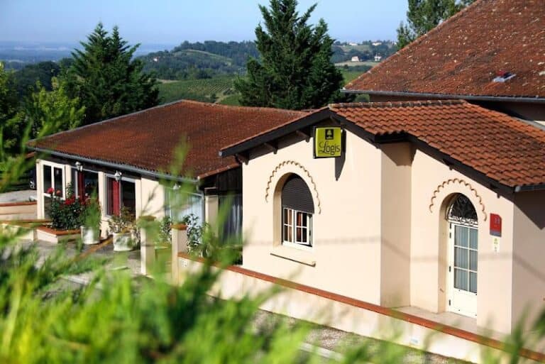 Restaurant Logis Hotel Crêtes De Pignols à Moissac, France
