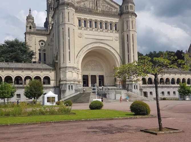 Restaurant Logis Hôtel la Coupe d’Or à Lisieux, France