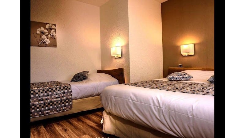 Restaurant Logis Hôtel le Cheval Rouge à Sainte-Menehould, France