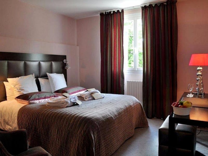 Restaurant Logis Hôtel le Relais de Comodoliac à Saint-Junien, France