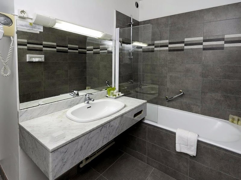 Restaurant Logis Hôtel le Relais de Comodoliac à Saint-Junien, France