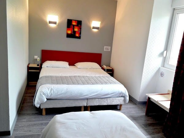 Restaurant Logis Hôtel le Relais du Lac à Villegusien-le-Lac, France