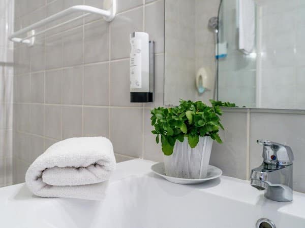 Restaurant Logis Hôtel l’Hôtellerie la Cuisinerie le Réverbère à Vic-en-Bigorre, France