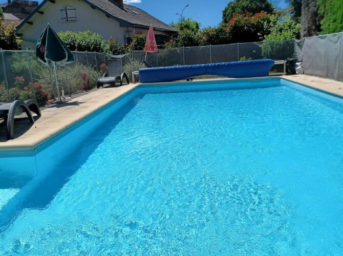 Logis Hôtel Restaurant les Carillons à Cransac, France