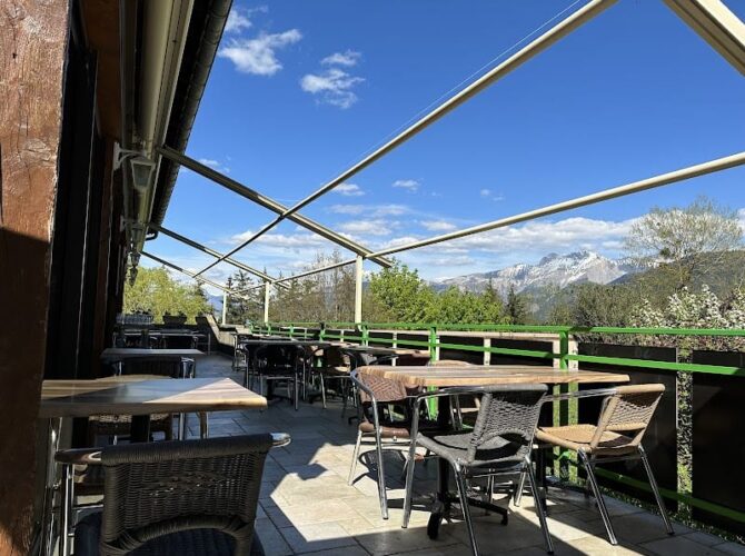 Restaurant Logis le Chalet à Saint-Maurice-en-Trièves, France