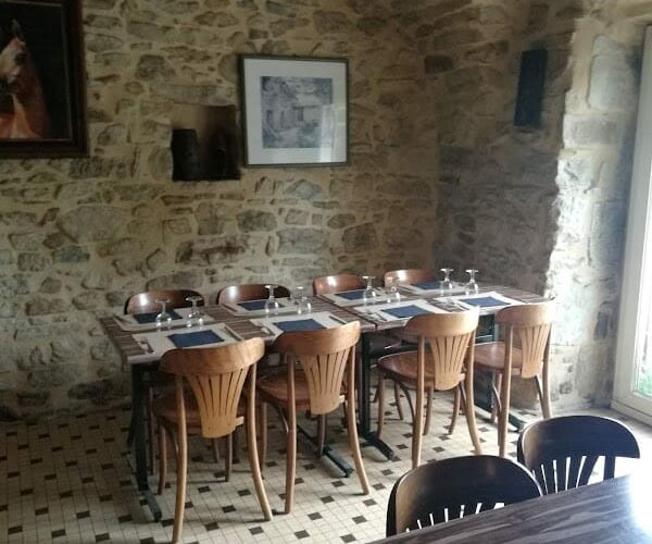 Restaurant Lou Goustadou à Ucel, France