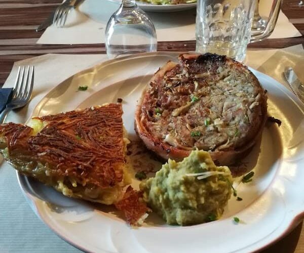 Restaurant Lou Goustadou à Ucel, France